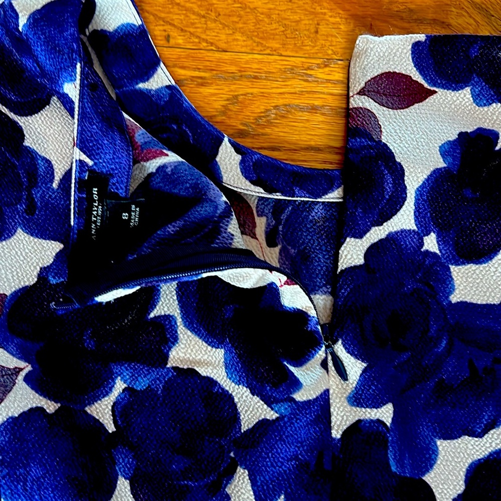 AnnTaylor peplum top.EXCELLENT condition.Feels/looks likeSilk.Enhances ur curves - Picture 5 of 7